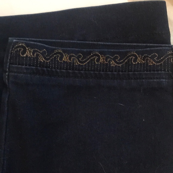 “LAVENA” Designer Ladies Denim Capris . - Picture 11 of 13